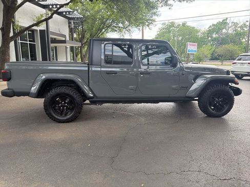 Used 2021 Jeep Gladiator Willys image 8