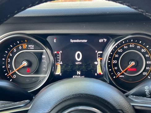 Used 2022 Jeep Wrangler Unlimited Sport w/ Sun And Sound Package image 25