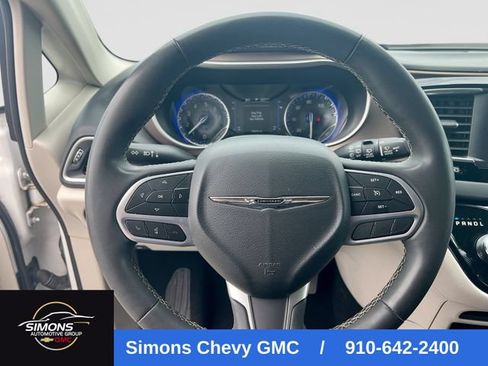 Used 2023 Chrysler Voyager LX FWD image 12