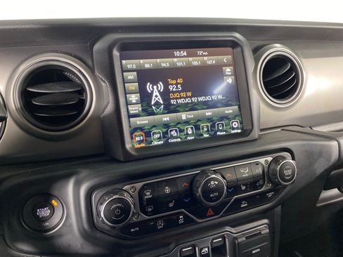 Used 2023 Jeep Gladiator Sport AWD/4WD image 29