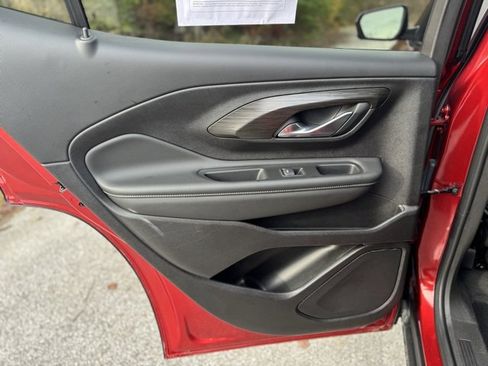 Used 2024 GMC Terrain SLE image 11