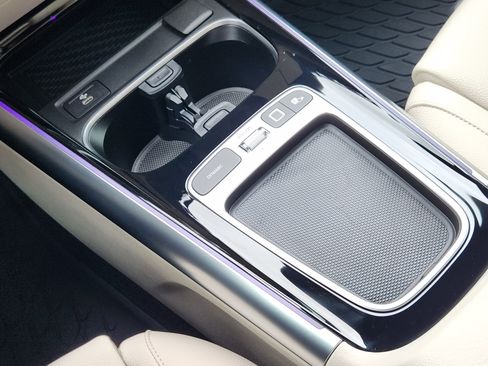 Used 2025 Mercedes-Benz GLA 250 image 13