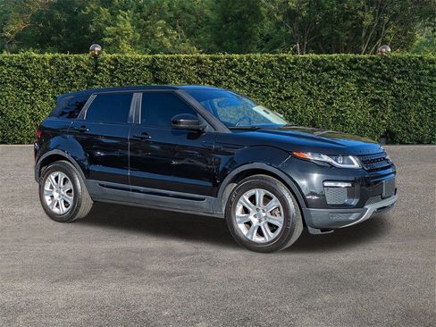 Used 2017 Land Rover Range Rover Evoque SE Premium image 2