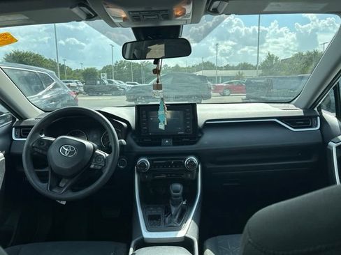 Used 2020 Toyota RAV4 XLE w/ Convenience Package FWD image 15