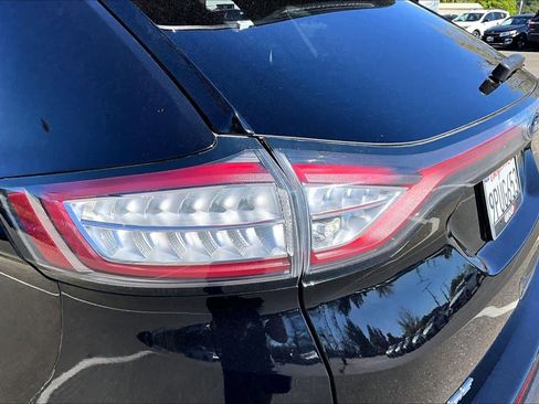 Used 2017 Ford Edge Titanium w/ Technology Package image 28