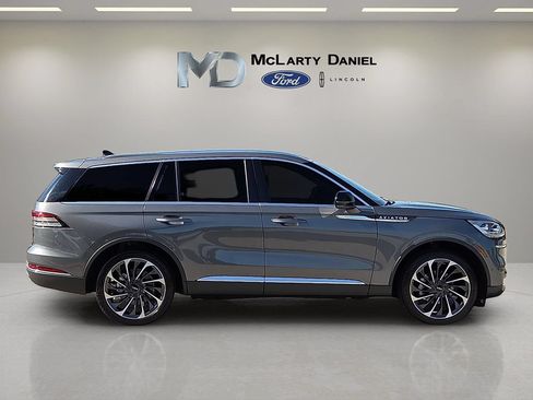Certified 2023 Lincoln Aviator Reserve w/ Equipment Group 201A AWD/4WD image 6
