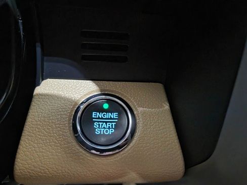 Used 2021 Ford F250 Lariat w/ Lariat Ultimate Package AWD/4WD image 48