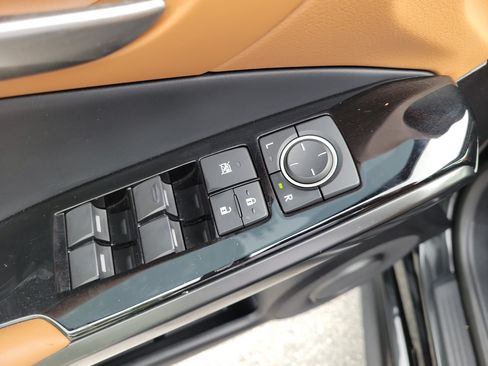 Used 2024 Lexus IS 300 w/ Comfort Package RWD image 17