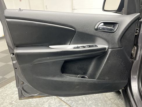 Used 2014 Dodge Journey SXT w/ Flexible Seating Group image 6