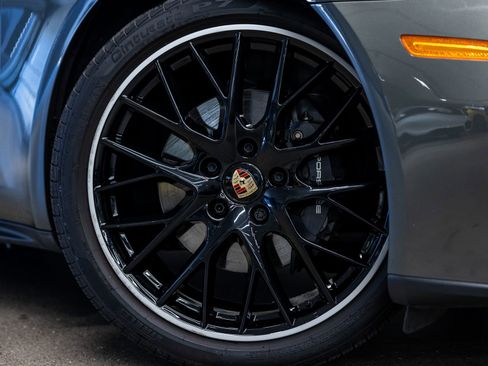 Certified 2023 Porsche Panamera Platinum Edition image 16