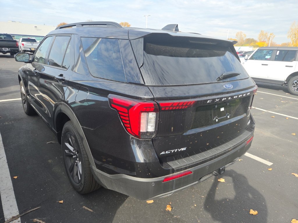 Used 2026 Ford Explorer Active w/ Active Comfort Package AWD/4WD image 7
