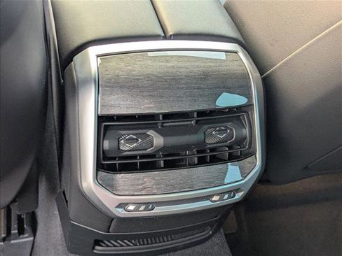 Certified 2025 BMW 740i 740i w/ Premium Package image 18