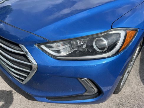 Used 2017 Hyundai Elantra Limited w/ Limited Tech Package 08 FWD image 6