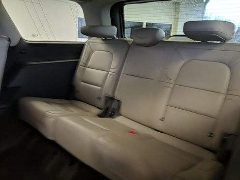 Certified 2024 Lincoln Navigator Premiere image 16