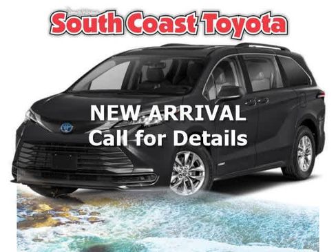 Used 2023 Toyota Sienna LE FWD image 1
