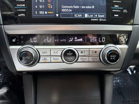 Used 2017 Subaru Outback 2.5i Premium w/ Popular Package #2 AWD/4WD image 17