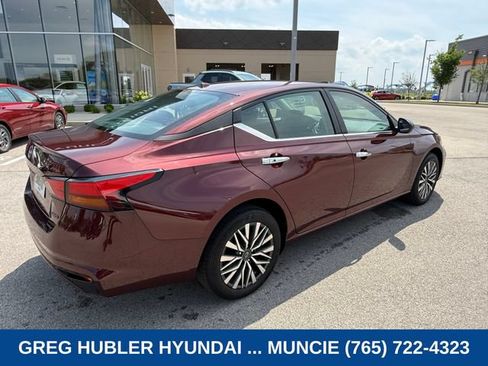 Used 2025 Nissan Altima 2.5 SV AWD/4WD image 3