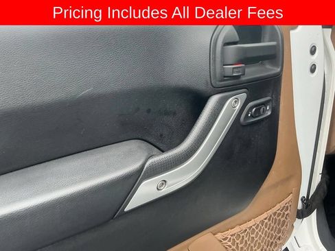 Used 2013 Jeep Wrangler Unlimited Sahara w/ Dual Top Group AWD/4WD image 10
