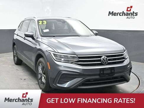 Used 2023 Volkswagen Tiguan SE AWD/4WD image 1
