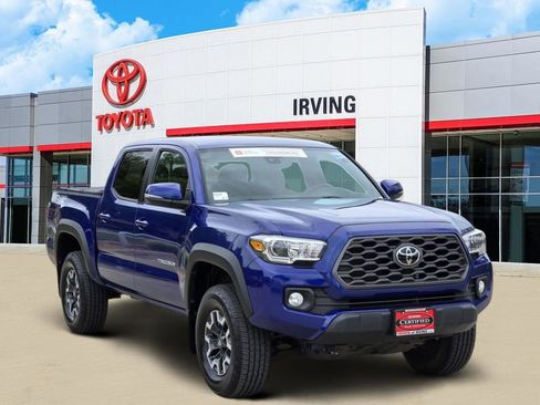 Certified 2022 Toyota Tacoma TRD Off-Road AWD/4WD image 2
