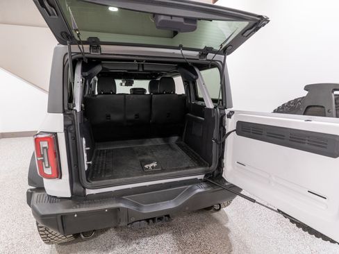 Used 2023 Ford Bronco Badlands w/ Sasquatch Package AWD/4WD image 34