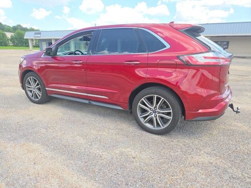 Used 2019 Ford Edge Titanium w/ Equipment Group 301A FWD image 8