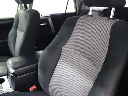 Used 2017 Toyota 4Runner SR5 image 5