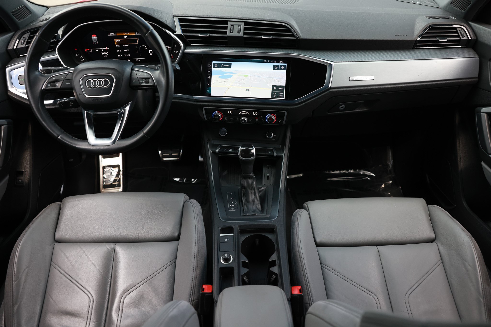 Used 2020 Audi Q3 2.0T Premium Plus w/ Premium Plus Package AWD/4WD image 25
