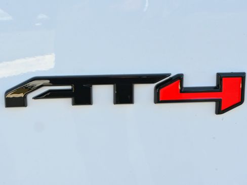 Used 2025 GMC Yukon AT4 Ultimate image 48