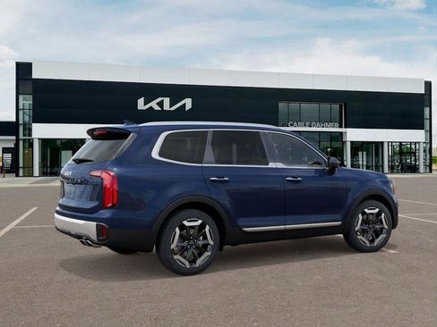 New 2025 Kia Telluride S FWD image 6