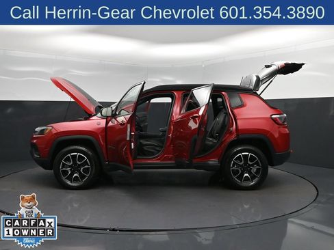 Used 2025 Jeep Compass Trailhawk AWD/4WD image 47