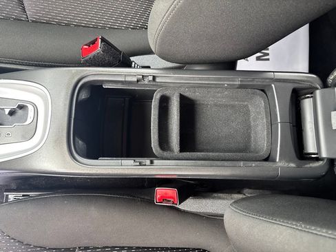 Used 2020 Dodge Journey SE FWD image 31