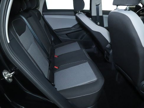 Used 2024 Volkswagen Taos S image 31