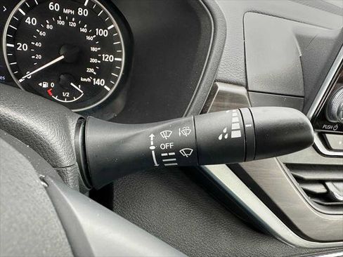 Used 2024 Nissan Altima 2.5 SV image 35