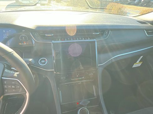 New 2025 Jeep Grand Cherokee Laredo X w/ Luxury Tech Group I image 26