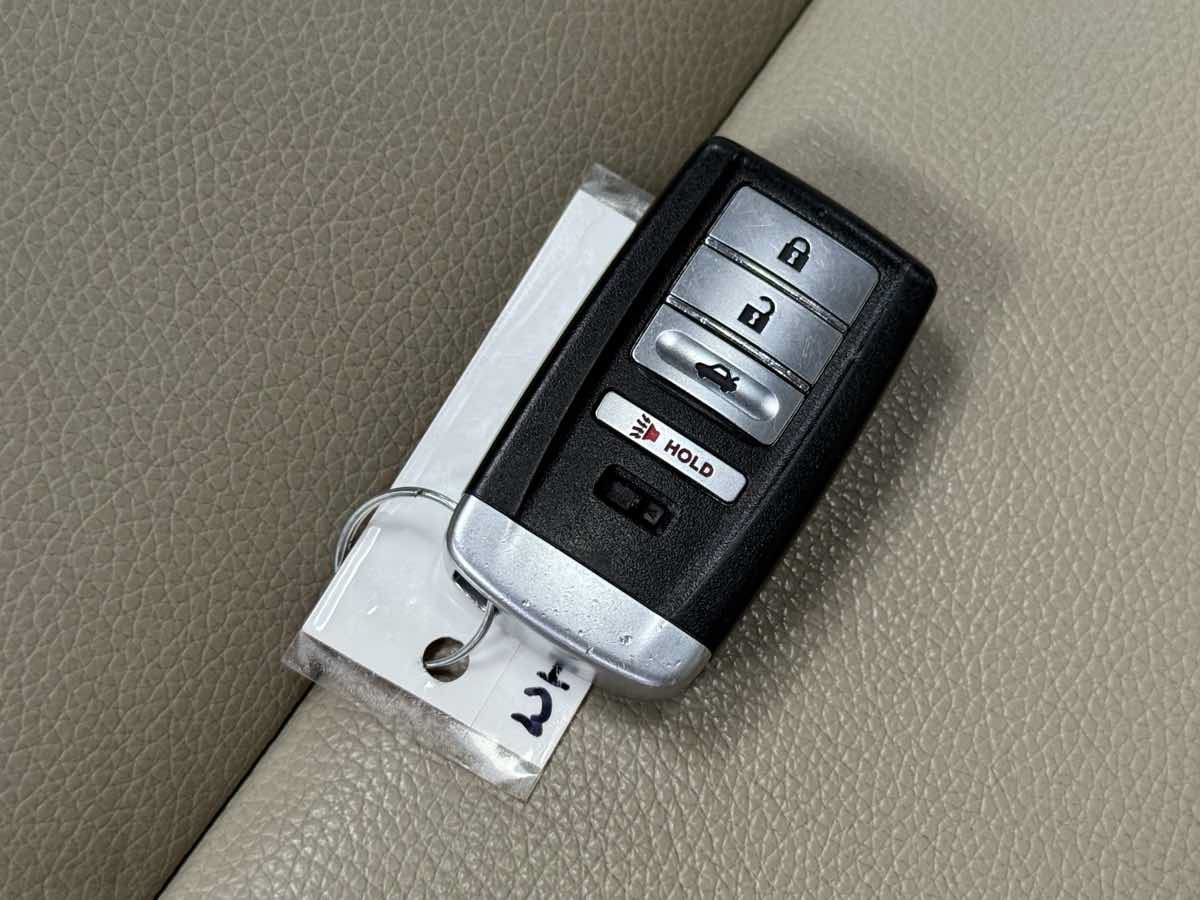 Used 2018 Acura TLX FWD image 39