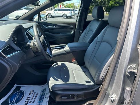 Used 2024 Buick Enclave Essence FWD image 10