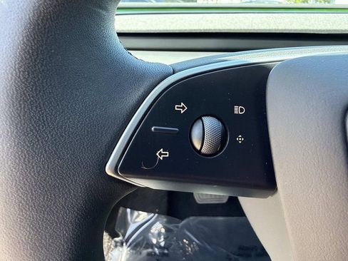 Used 2025 Tesla Model 3 Long Range image 39