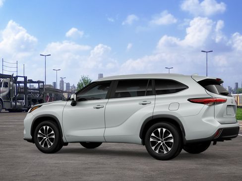 New 2026 Toyota Highlander XLE AWD/4WD image 5