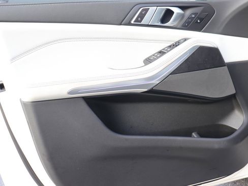 Certified 2024 BMW X5 xDrive40i w/ Premium Package image 10