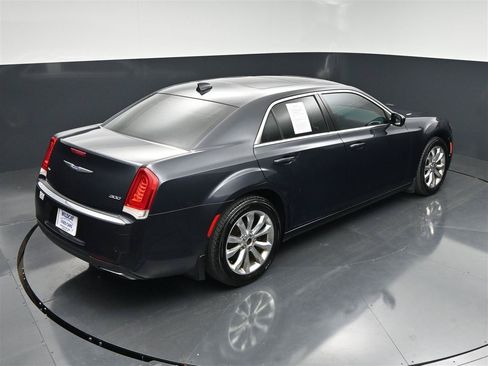 Used 2017 Chrysler 300 Limited w/ Value Package AWD/4WD image 23
