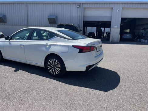 Used 2025 Nissan Altima 2.5 SV image 8