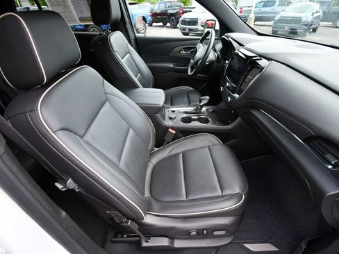 Used 2023 Chevrolet Traverse Premier AWD/4WD image 21