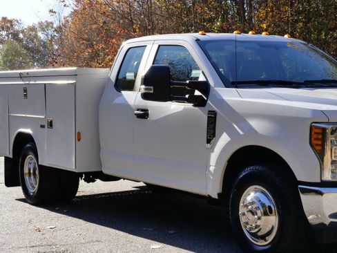 Used 2017 Ford F350 XL w/ Power Equipment Group image 32