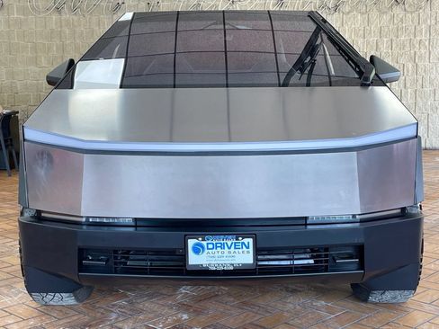 Used 2024 Tesla Cybertruck AWD Crew Cab image 3