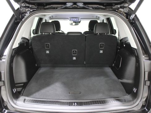 Used 2023 Jeep Grand Cherokee Limited w/ Black Appearance Package image 32