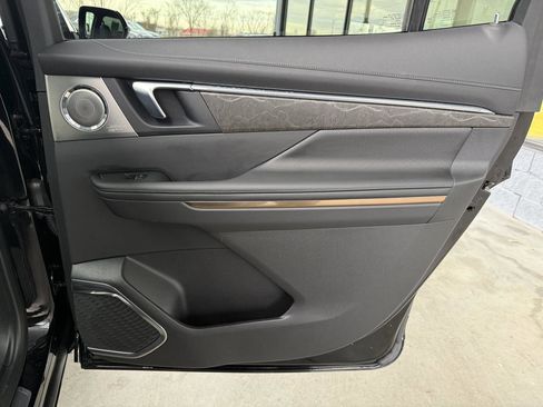 Used 2025 Buick Enclave Avenir w/ Super Cruise Package image 34