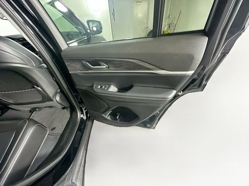 Used 2023 Jeep Grand Cherokee Limited image 30