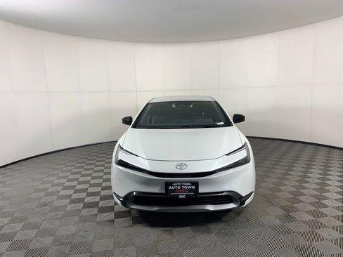 Used 2023 Toyota Prius XLE image 4