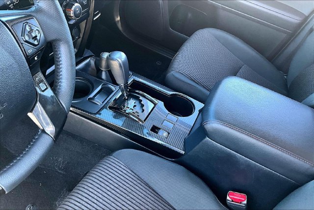 Used 2024 Toyota 4Runner TRD Off-Road AWD/4WD image 18